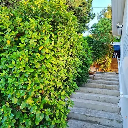 Maison Accueillante A Avec Vue Sur Le Jardin Et La