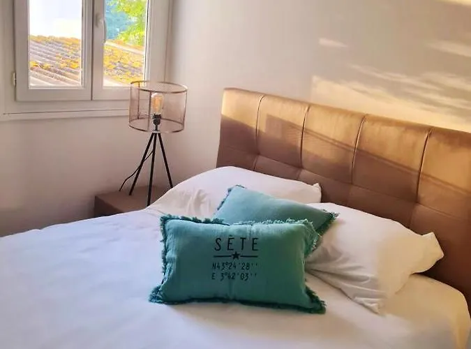 Maison Accueillante à Avec Vue Sur Le Jardin Et La Casa vacanze *